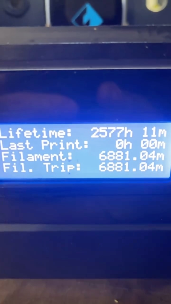The last power down for one of my very first ever 3D printers, the @flashforge_official Creator Pro who faithfully and patiently served as one of my workhorse ABS machines for the past 11.5 years. It still has legs, but unfortunately I need the table space for newer gear. I’m still running another one of these machines (about 9.5 years old), so I’m going to disassemble this one for spare parts, thus extending the Creator Pro legacy at Mynock’s Den! @flashforge_official #mynocksden #3dprinter #ancienttechnology #flashforge #flashforgecreatorpro