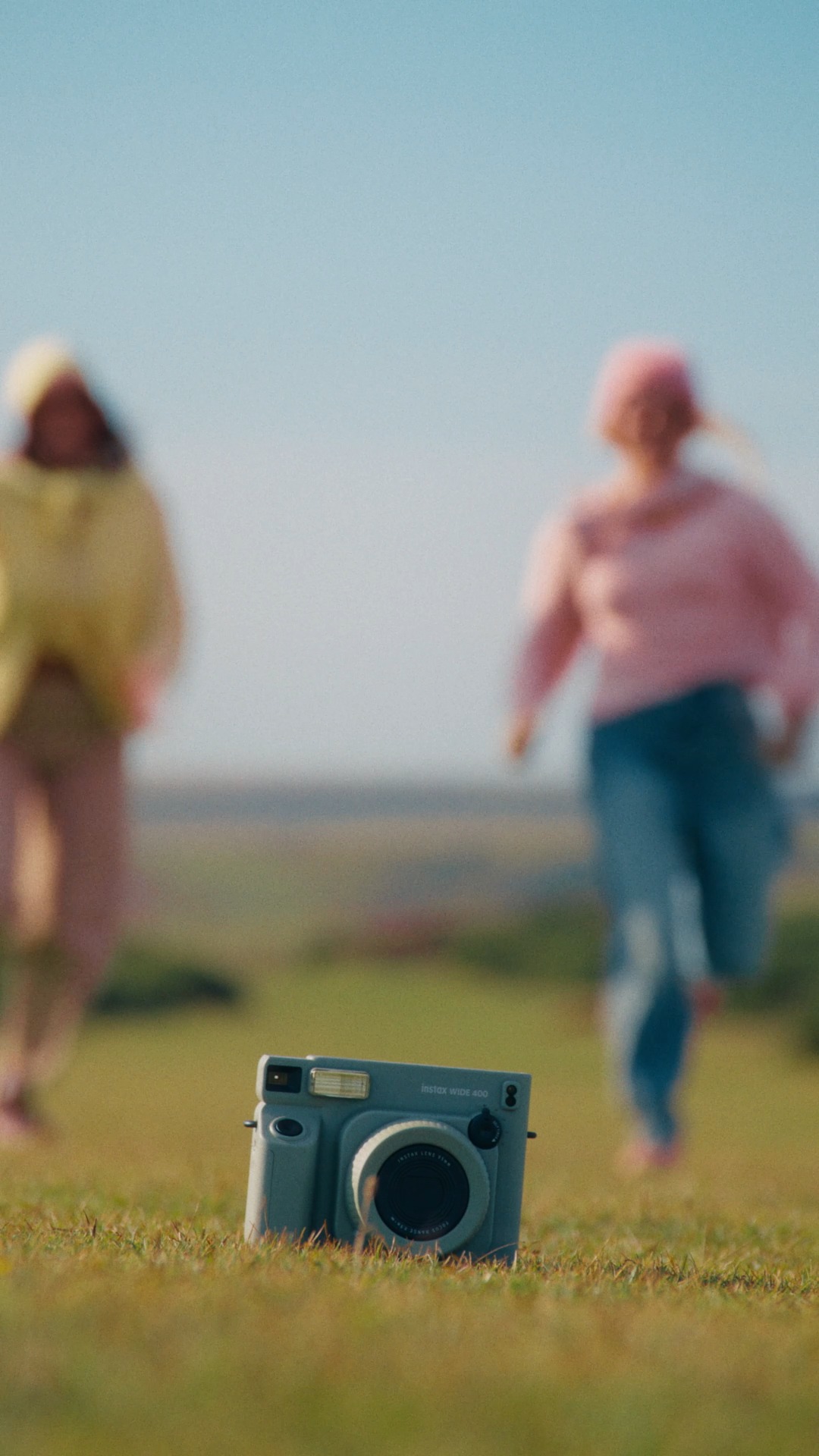 From group laughs to epic views, the Instax Wide 400 captures it all in one shot 📸✨
#instax #instaxEgypt #InstaxWide400 #fujifilminstax #instantcamera