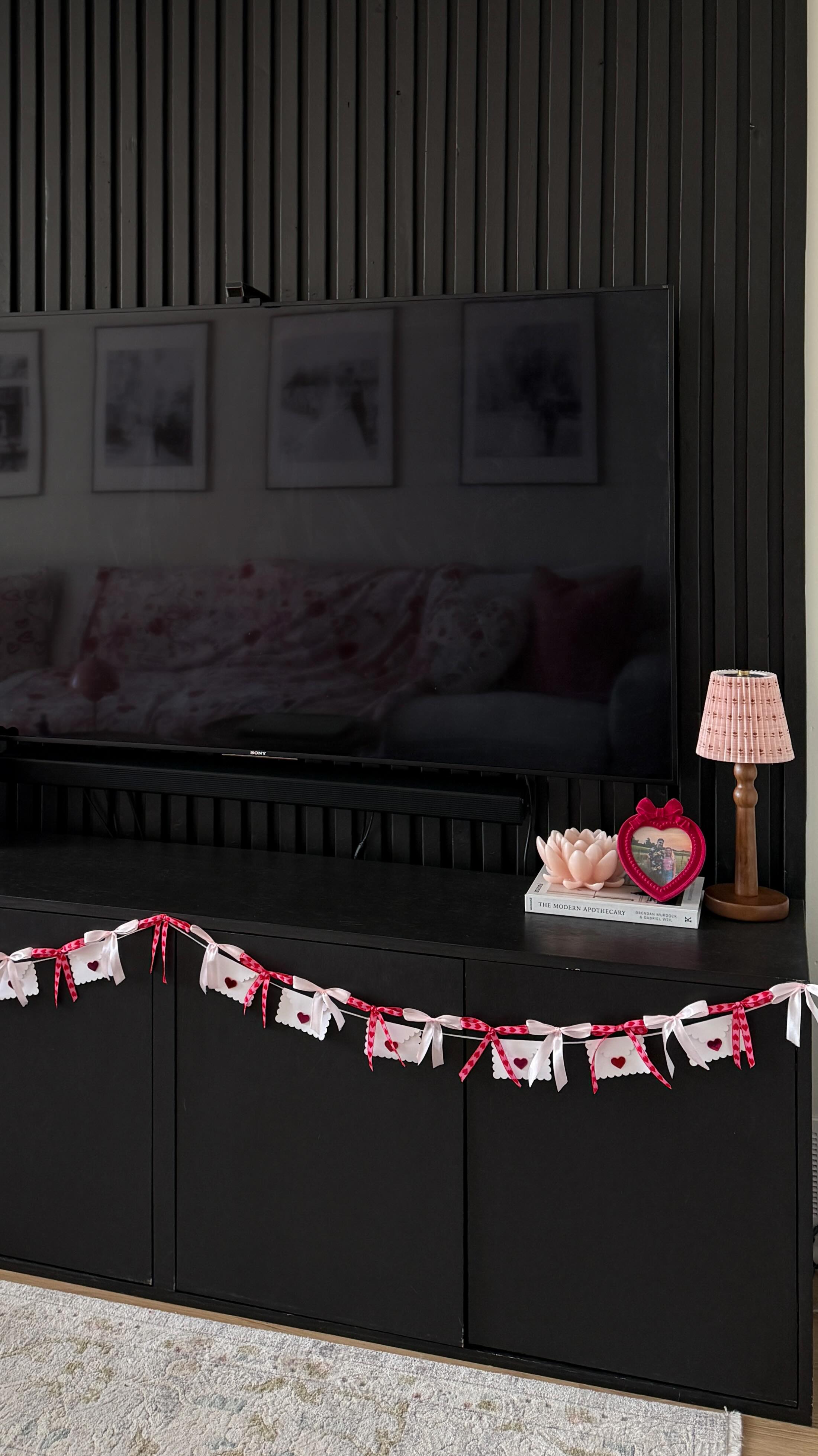 Part 2 is here! Let’s add a bow garland and take our love letters from cute → cuter 😍
#valentinesdiy #valentinescrafts #diy #garland #valentines
crafting, valentines decor, garland, valentines day, valentines inspo