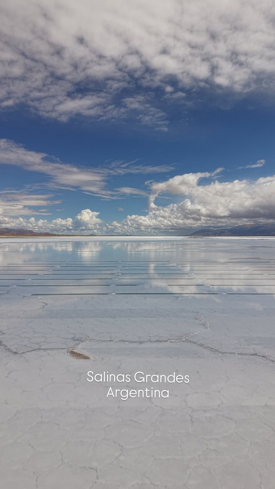 Salinas Grandes in Argentina felt like stepping onto another planet.
Those perfect little “cut outs” aren’t random patterns: they’re rectangular crystallization pools (piletas de cristalización), dug into the salt where brine is left to evaporate until it turns back into salt that can be harvested.
And because we got lucky with a bit of rain, the whole salar turned into a giant mirror — sky doubled, clouds floating under our feet, the horizon disappearing into reflection.
Quiet. Blinding-white. Unreal calm.
Would you visit Salinas Grandes in the dry season… or chase this mirror moment? 🤍
Book with @socompa_adventure_travel
#SalinasGrandes #Jujuy #Argentina #Puna #SaltFlats #DroneReel #DroneFootage #TravelArgentina #NorthArgentina #ReflectionShot #Ruta52 #Purmamarca #CinematicTravel