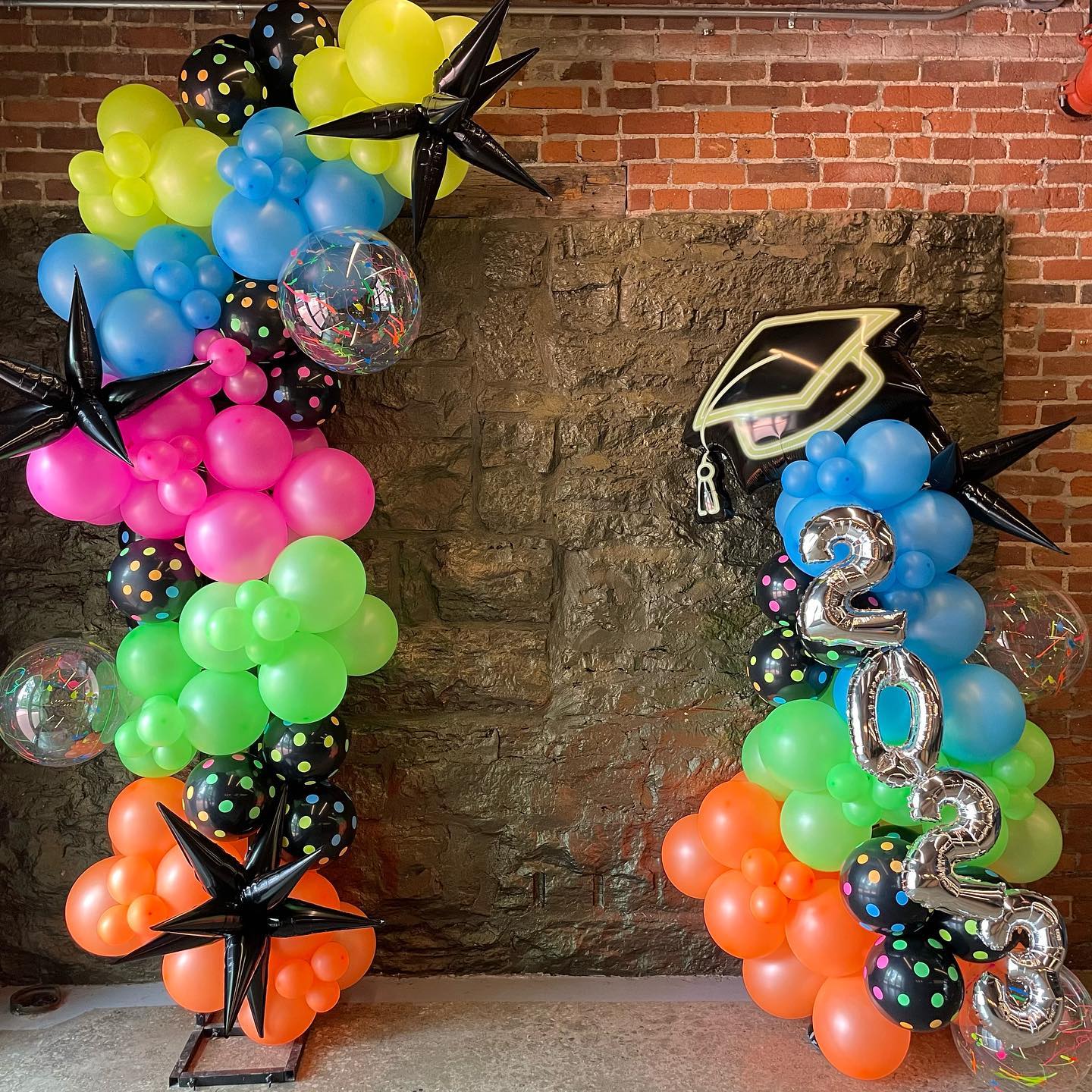 Your future is bright! Congrats 2023 grads! A custom organic balloon garland #balloons #balloongarland #balloondecor #graduationballoons #shelbyvilleindiana #indianaballoonstylist #indianaballoons