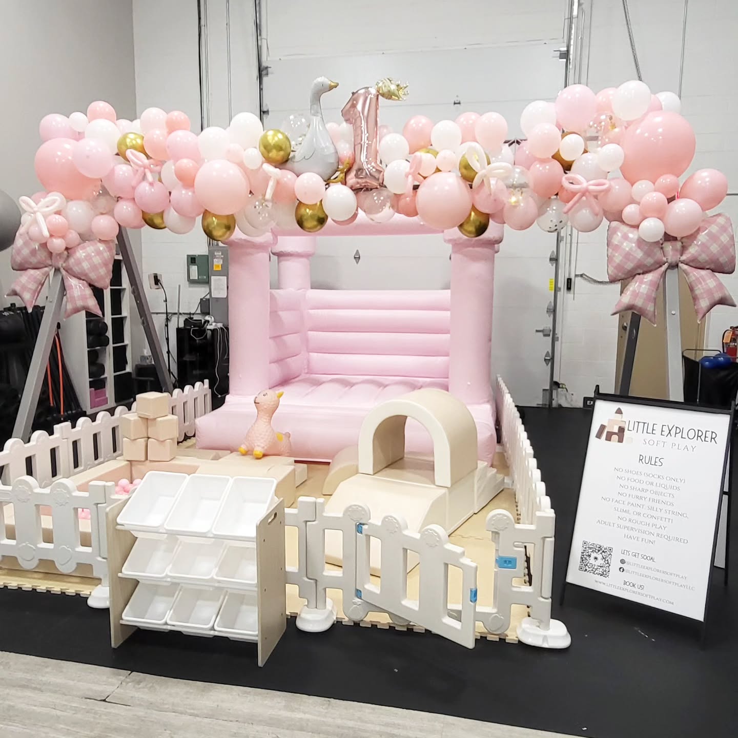 Happy New Year! New year and new events! 🎉
We have been super behind on posting past events, so check out this special first birthday from last year, one silly goose 🪿
Bookings open for the year but best to book at least 4 to 6 weeks in advance to be sure your package that you want is still available!