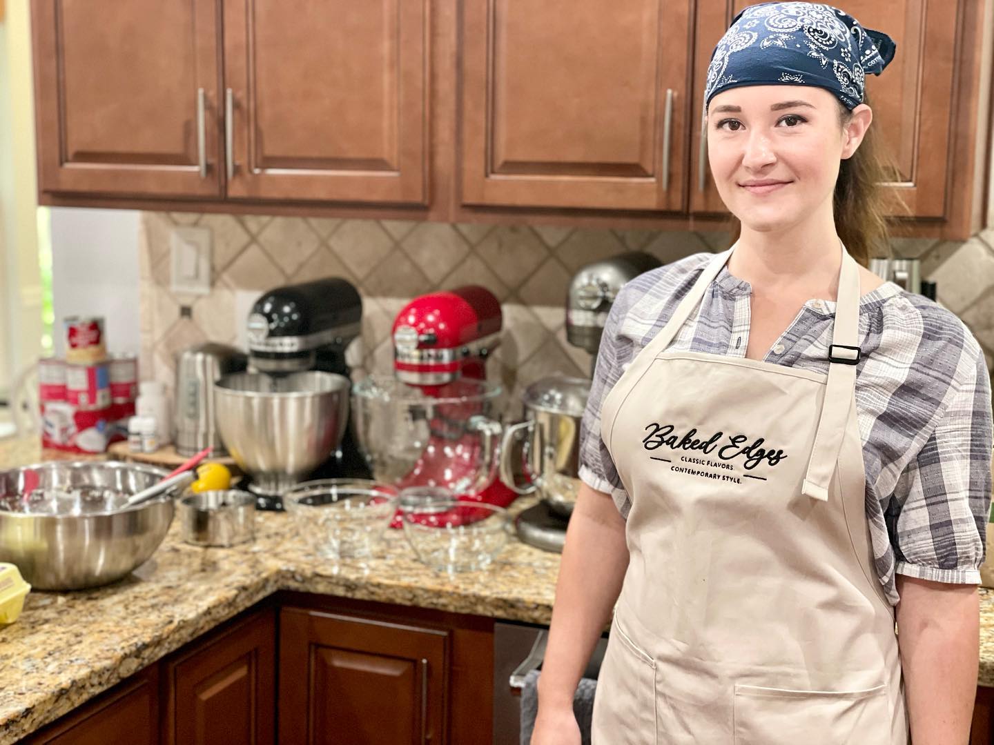 Hello there! It’s me, @alessandra_edge and it’s been a minute since I’ve introduced myself on here. Really I was scrolling through my favorites album and came across this image: an accurate depiction of me in my kitchen when I’m baking. I hope you enjoy this throwback! I would love to assist you with your baking needs! Please send all inquiries to bakededges@gmail.com