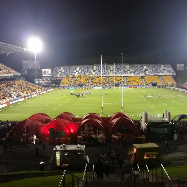 What an awesome night for some Rugby League. Have a cracking game @manuvatuvei200 remind the tigers this is our house. Send them home licking their wounds.....like you did with Billy last week.
#letsgonewarriors #vodafonewarriors #feedthebeast #mtsmart #warriorsvstigers #tigersvswarriors