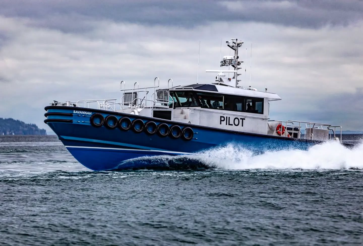 Great pic of the 1st of 2 Camarc 64’ Pilot boats built by @snowboatbuilding for Savannah Pilots Association.
#PilotBoat #Workboat