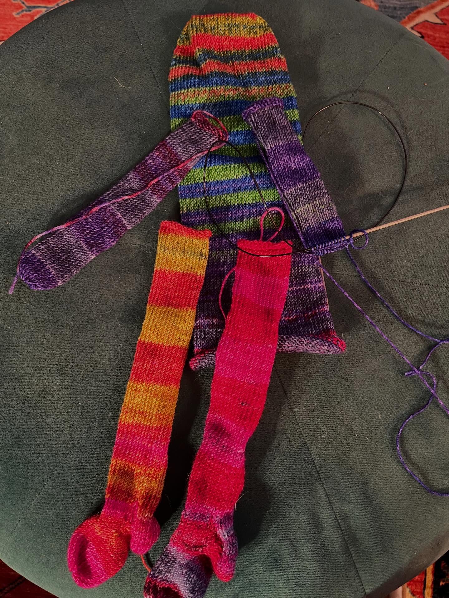 Not a tiny quilt :). Making a monster! Might add some more arms and legs to make it extra monstrous. But might not.