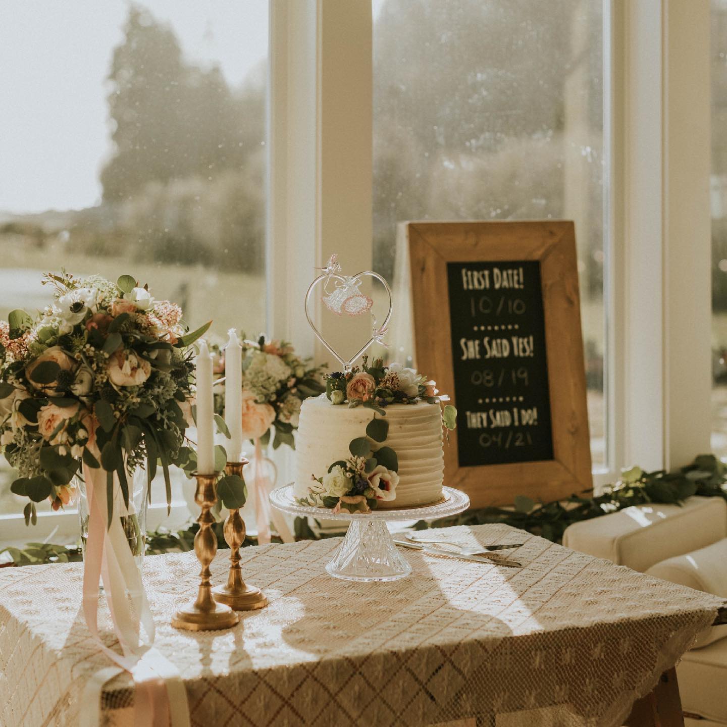 A ROOM WITH A VIEW - simplicity and elegance all wrapped up in a beautiful day #weddingcake #details #thelittlethings #weddingday #weddingdecor #shesaidyes #memories #weddingvenue #weddinginspiration #weddingday #westcoastweddings #elopement #vancouverislandweddingvenue