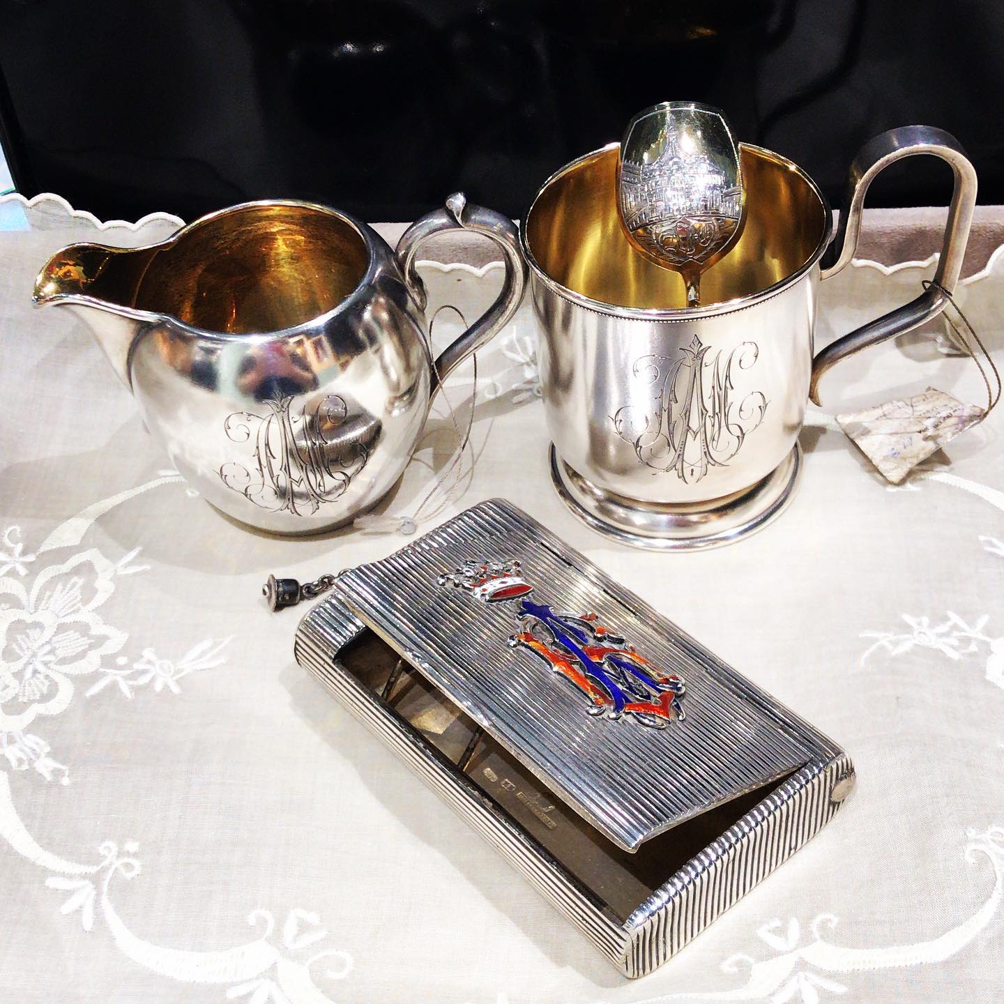 Anticoponteantiquariato. Meraviglie dalla favolosa Russia : creazioni del maestro orafo P. Ovcinnikov 1890, prima della Rivoluzione. Visita il mio sito anticoponteantiquariato.com. Link in bio #antique #oldrussia #loveantiques #oldsilver #antiquestore #vintageshop #oldiesbutgoodies #vintagestore #russia #russiansilverantiquestore #ovcinnikov#venice#rialtobridge#