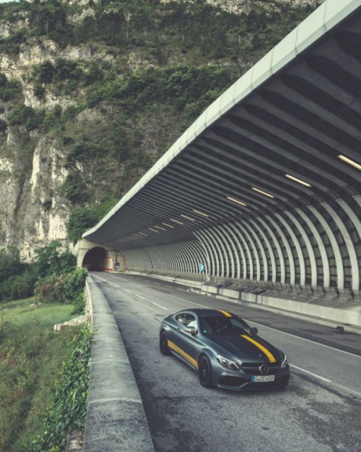 On the road again ... #mercedes #mervcedesbenz #mercedesamg #amg #lifestyle #luxury #car #automotive #mountain #road #photography