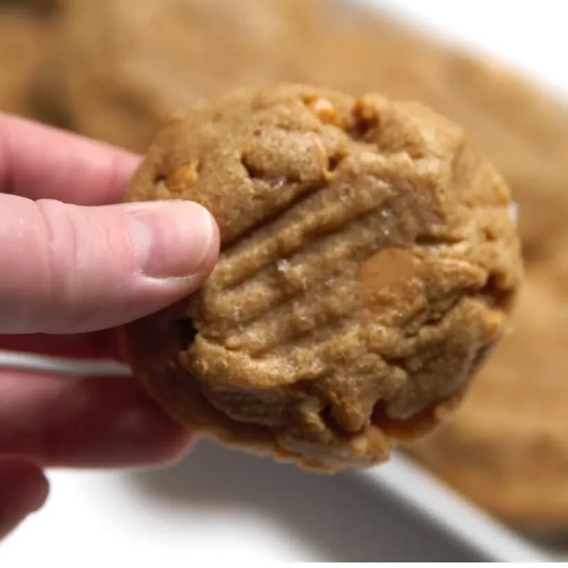 Coming soon to the shop...blonde chocolate + peanut butter cookies!
Stay tuned.
#newrecipe #pbcookie #blondechocolate #peanutbutter #peanutbuttercookie #twincities #stpaul #Minneapolis #bluecanarybakery