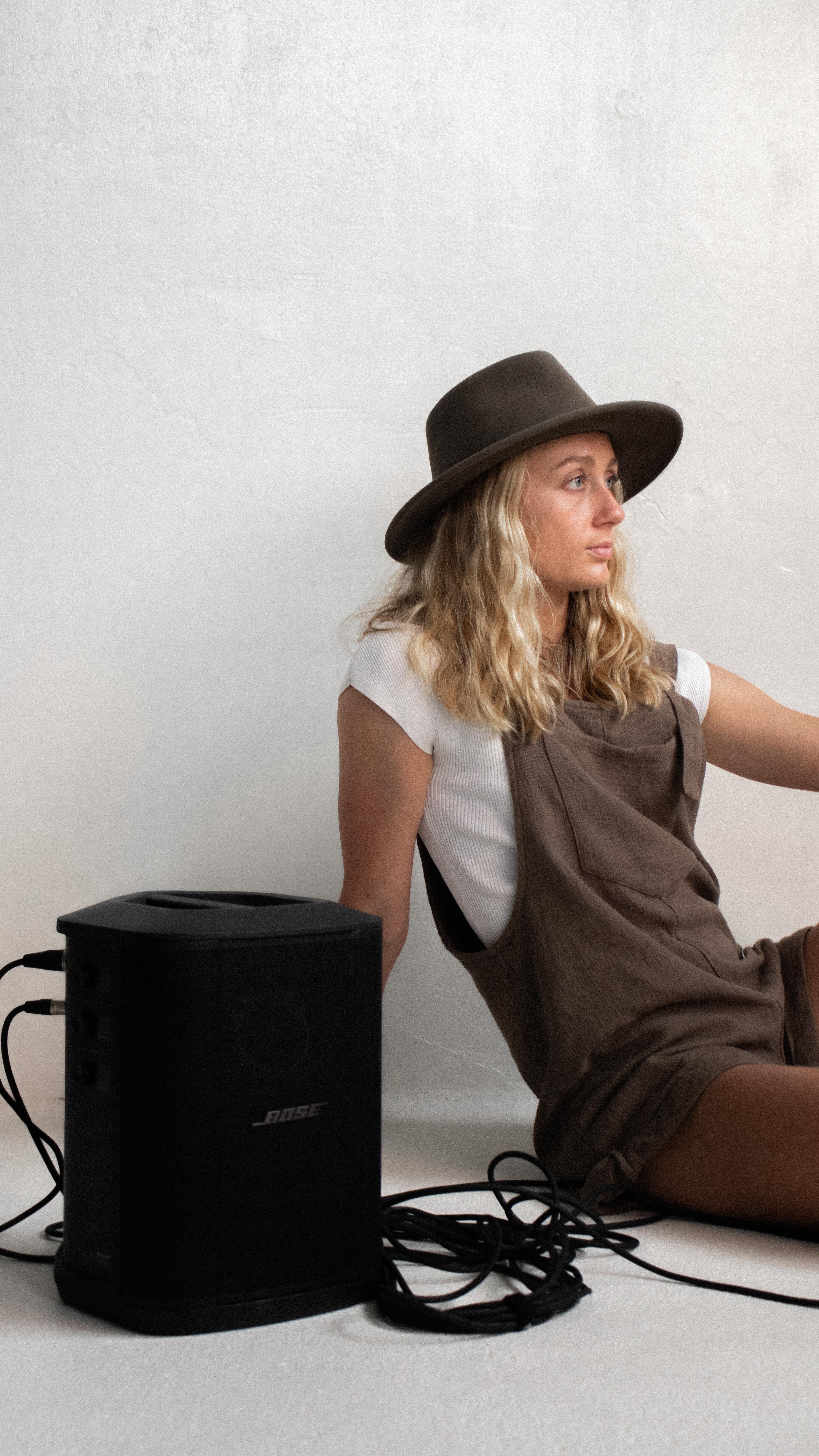 ONLINE BOOKINGS ARE NOW LIVE 📣
House of Sonder is the place where your ideas land, grow and connect. Whether you’re hosting a training session that builds meaningful connections, creating content that tells your brand’s story, or capturing headshots that feel authentic and polished; HOS is designed to give you more. Because the right space doesn’t just set the scene; it transforms the outcome.
Use it to shoot your next campaign, showcase new arrivals, create content that connects, or gather your team for an elevated experience that sparks fresh ideas. With access to our curated furniture, styling props and unique details throughout the studio, every corner has been designed to add depth and texture.
Unlock your brand’s next era🔓 Book your sonder session today ❤️🔥
www.houseofsonderproductions.com.au