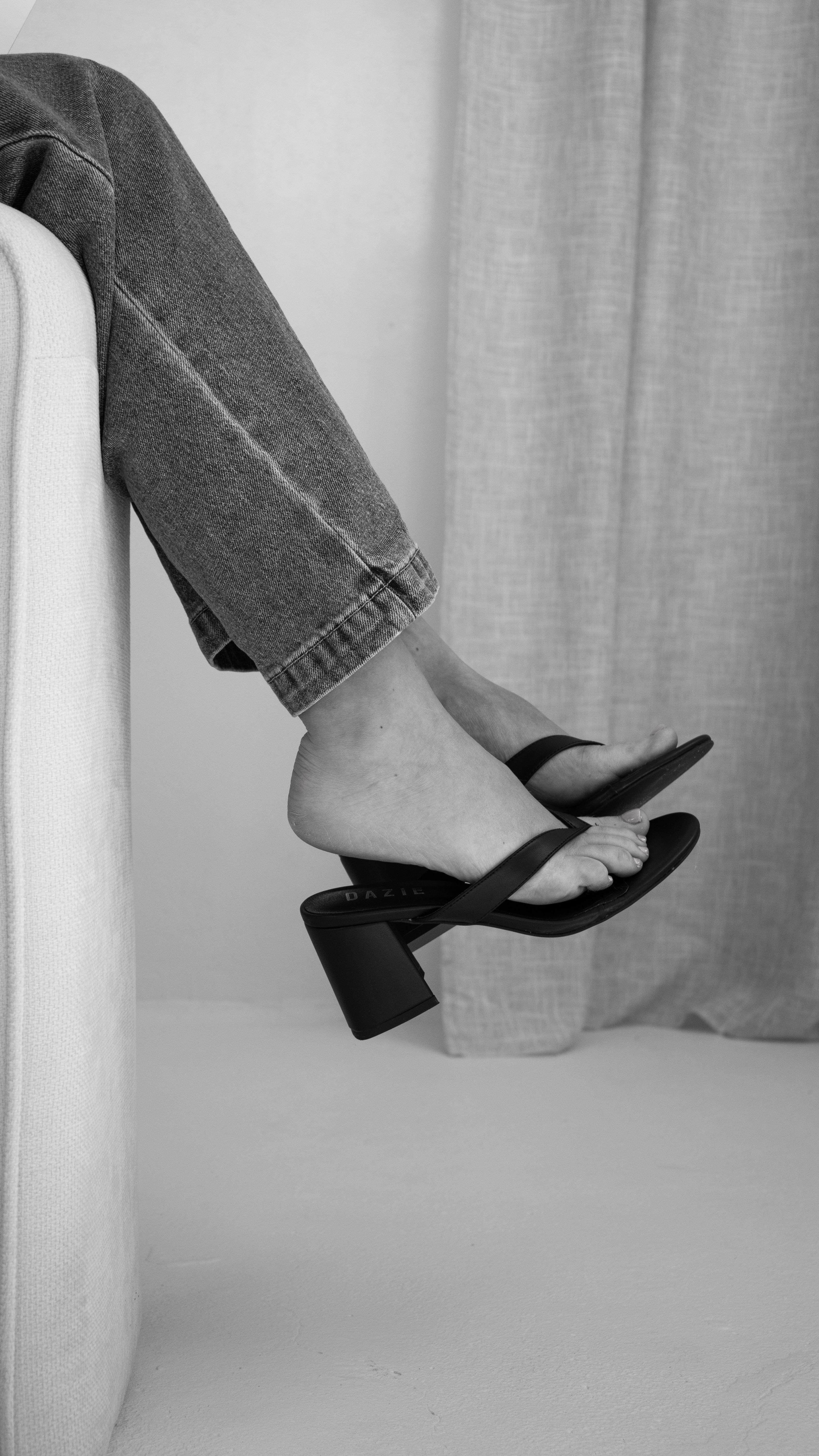 Is your brand communicating with your audience, or just posting to be seen? 💭
Together, we’ll define the message you want to convey, how you want your brand to feel and what your audience actually needs to hear. When you’re clear before the shoot, you show up differently on camera. The content lands better. The message connects. And your brand starts communicating with intention, not guesswork.
That’s the difference.
#guidedshoots #contentstudio #marketing