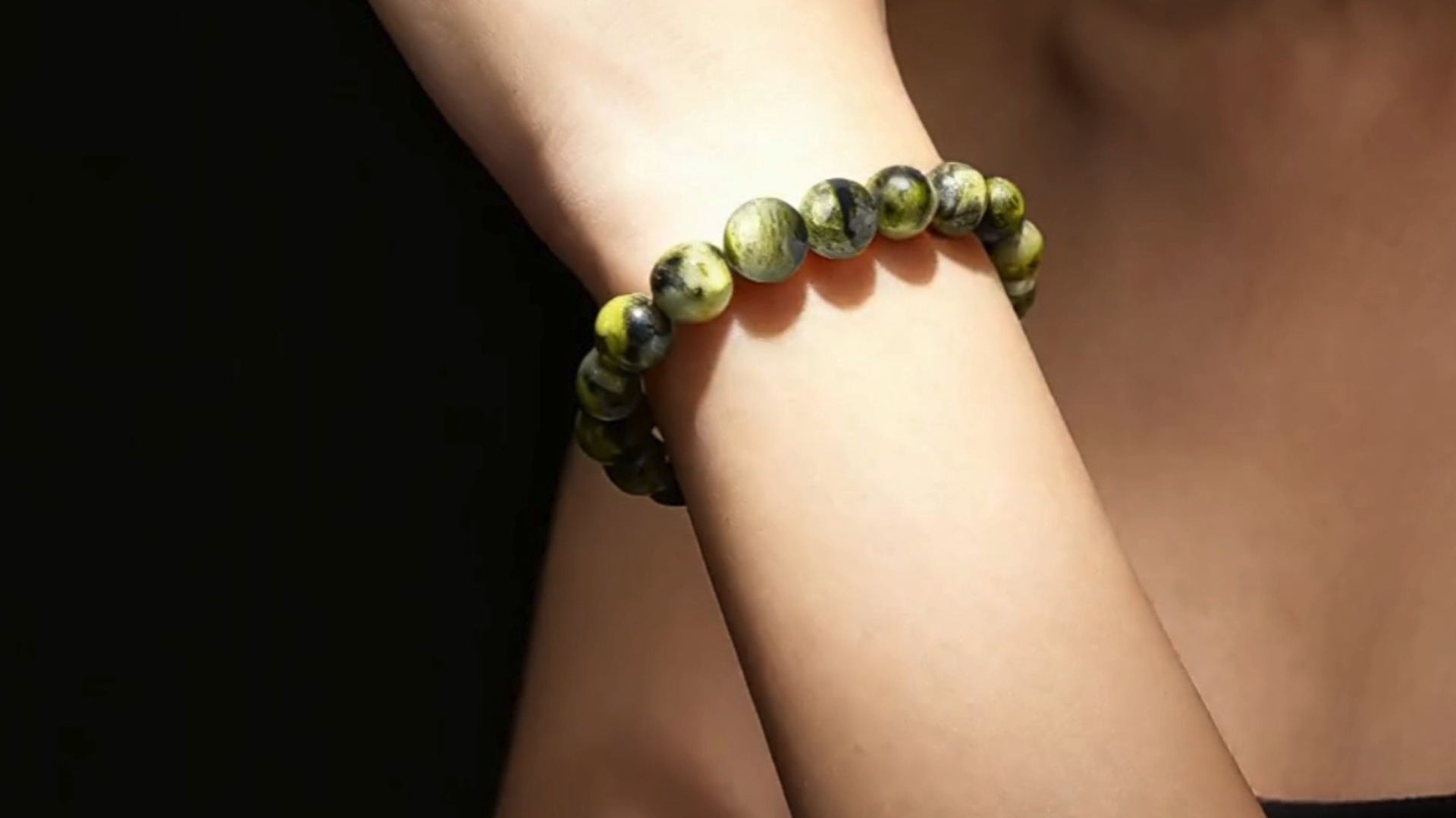 #blingimpress
The language of natural crystals | by BlingImpress
sales@blingimpress.com / DM for wholesale or retail