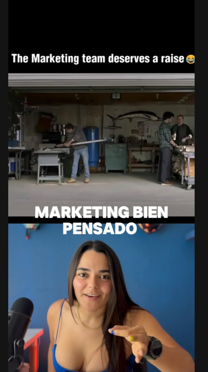 CUANDO EL MARKETING TIENE PERSONALIDAD
¿Has visto este video?
Esto no es solo una broma, es marketing bien pensado.
Pepsi decidió burlarse de Coca-Cola con un mensaje simple, directo y provocador. No explicó el producto, no habló de ingredientes… habló de percepción. Y eso es lo que lo hace brillante.
Este tipo de campañas funcionan porque entienden algo clave: la atención no se compra, se gana. Un buen concepto, bien ejecutado, hace que la gente se detenga, sonría y recuerde la marca.
Aquí no ganó el que gritó más fuerte. Ganó el que entendió el juego cultural y se atrevió a decir algo distinto.
La persona encargada de marketing en Pepsi merece un aumento.
Porque estas son las ideas que no pasan desapercibidas.
El buen marketing no explica.
Provoca conversación.
#CreativeAdvertising #BrandBoldness #MarketingIdeas
