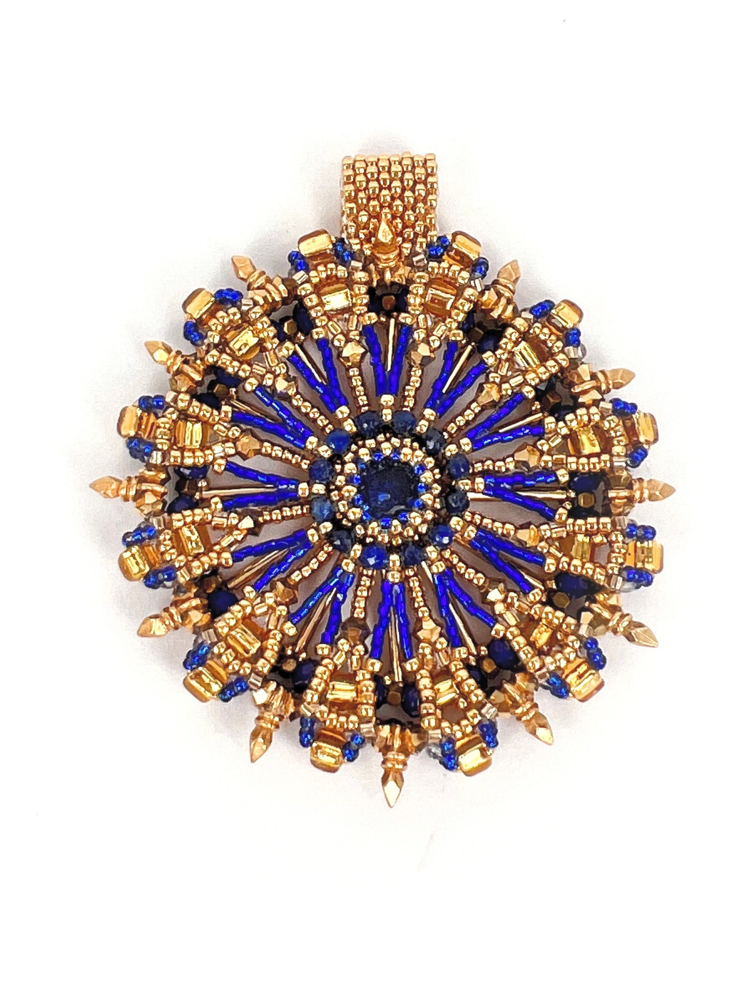 Enjoy our new product: "Blue Birds" Wreath Pendant!
Check it out now