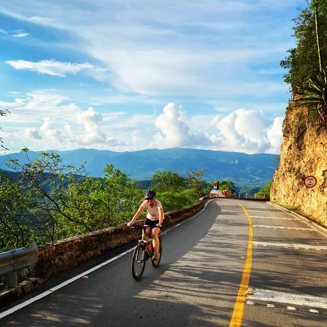 It catches your attention to visit Colombia. Come with us to explore it by bike. Visit our website and you will find different types of trips or we can also design according to your special needs.
The link for our trips is in Bio.
#cyclingholidays #kolumbien #fahrradtour #cyclingparadise