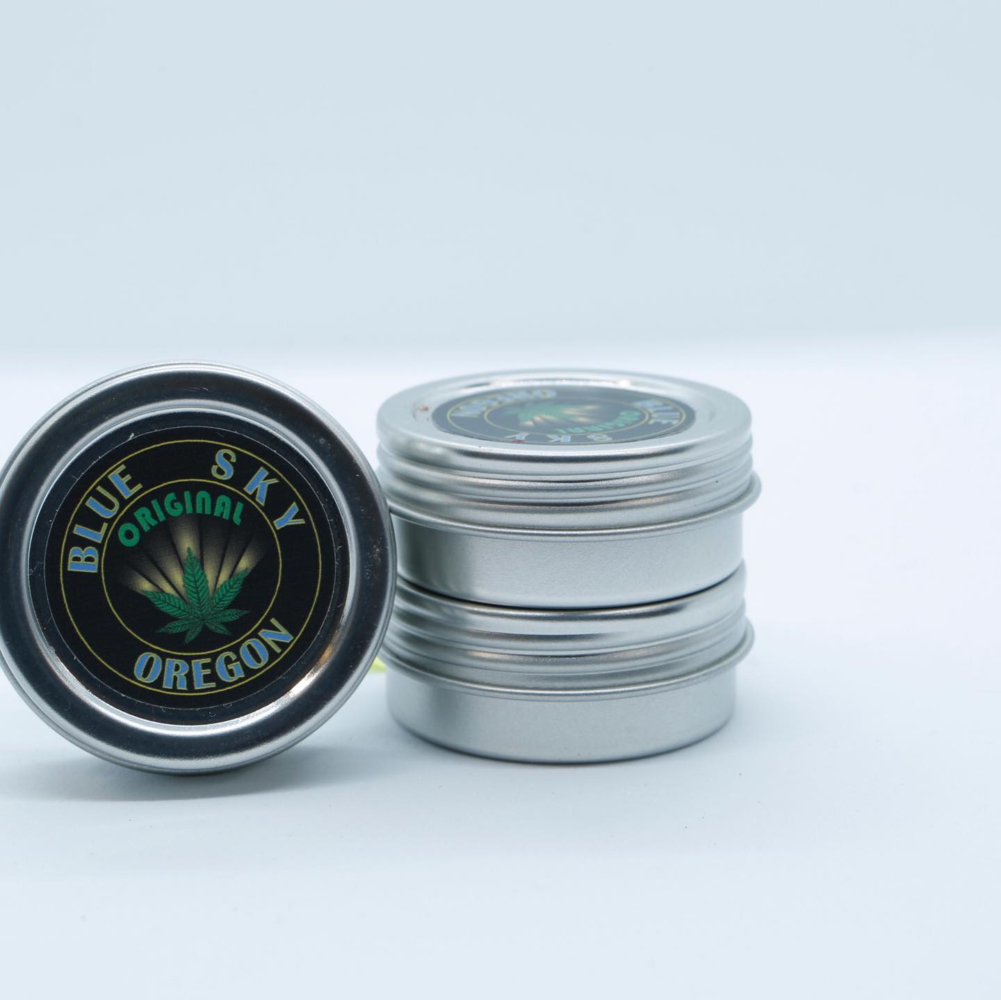The perfect “grab and go” our easy to carry sample tins make them perfect to slip in your pocket or toss in your bag. Ensuring you have your CBD when you really need it.