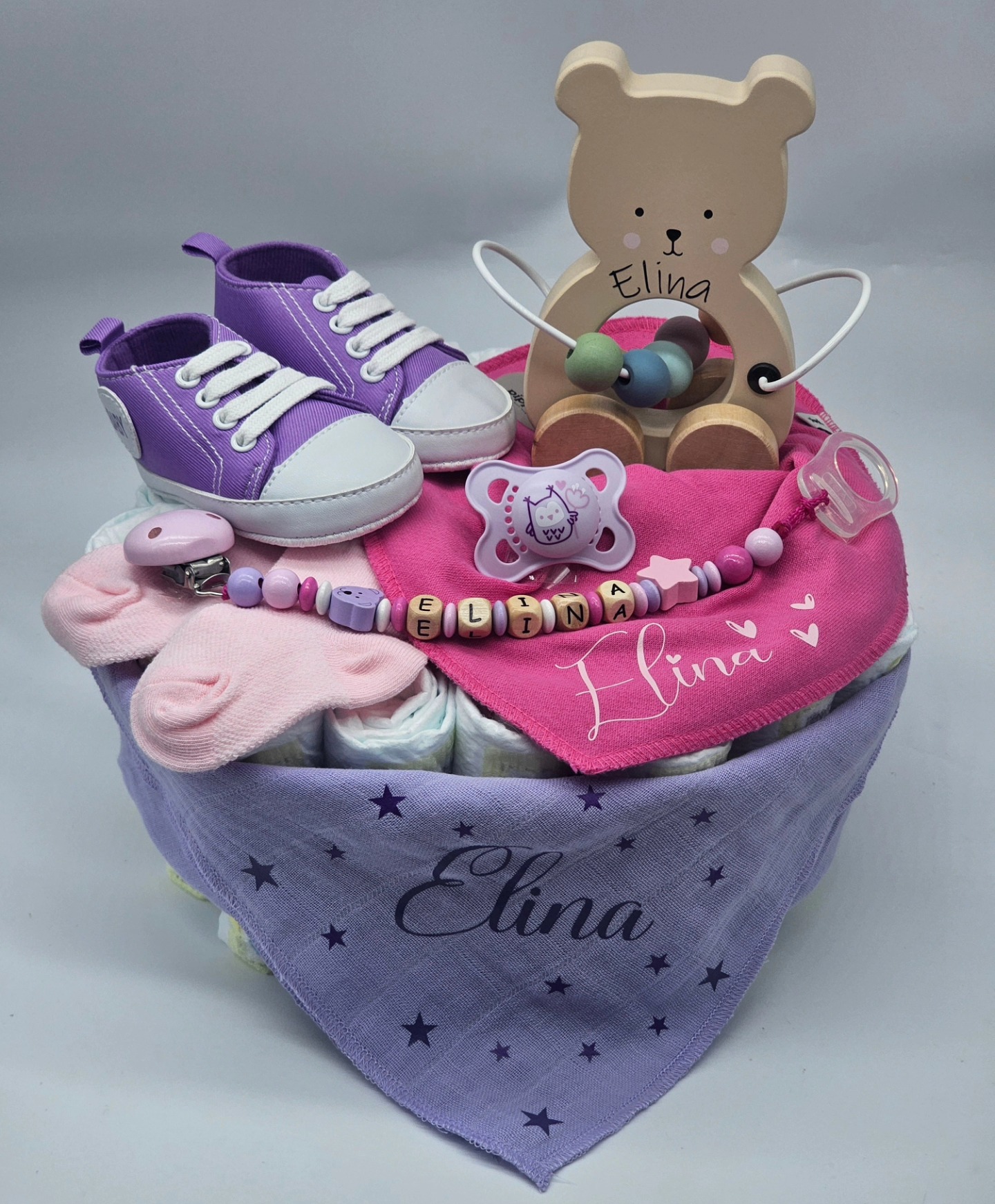 Eine tolle Windeltorte für Elina 💜🩷
#selinasbabygeschenke #mettendorf #thurgau #frauenfeld #windeltorte #pampers #nuschi #flieder #name #stern #pippi #dreieckstuch #pink #personalisier #herz #socken #rosa #nuggikette #holz #bär #mam #nuggi #eule #motorik #bär #geschenk #zur #geburt #happy #love