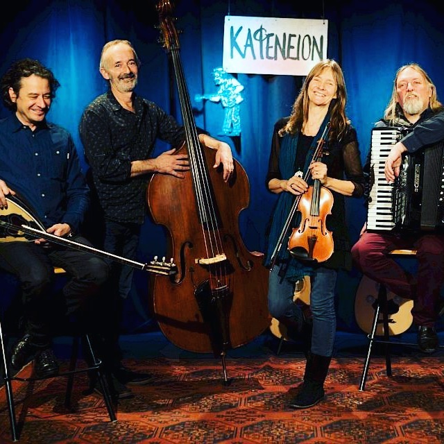 Music & Wine
Freitag 16. August im Grotto Kaliforni.
Griechischer Abend mit Kafenion!
Ab 18h30 Tapas & Wein Buffet
Ab 19h30 Konzert
Eintritt CHF 25.00
Reservierung empfohlen unter kontakt@casanova-weinpur.ch
oder 079 218 91 38
Mehr Infos unter:
www.casanova-weinpur.ch
#greek#night#grotto#kaliforni#walensee#konzert#tapas#finewine#bio#casanova#weinpur#freudig#stimmung#willkommen