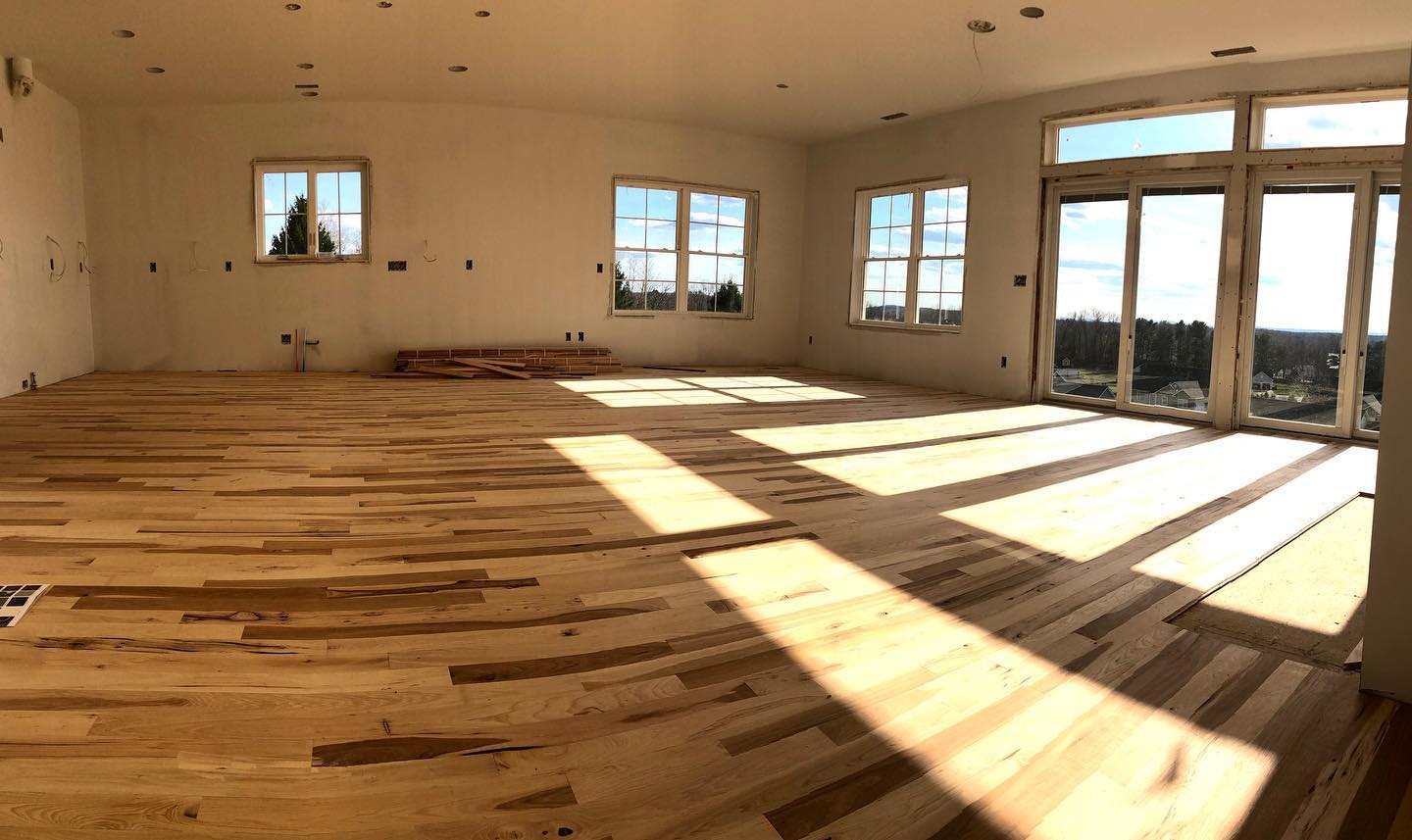 The construction continues on a custom home in Vernon Thanks to @daleneflooringone
#ctnewhome #ctrealestate #newhomesct #newconstruction #developers #builders #remodelers #lovetheplaceyoulive #Connecticut #Connecticutliving #ctlife #ctliving #cthomes #vernon #realestate #newconstructionhomes #modelhomes #hardwoodfloors #flooring #custom