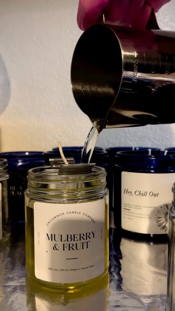 We love a clean pour 💕
#smallbusinessowner #candlemaking #soycandles #shopsmall