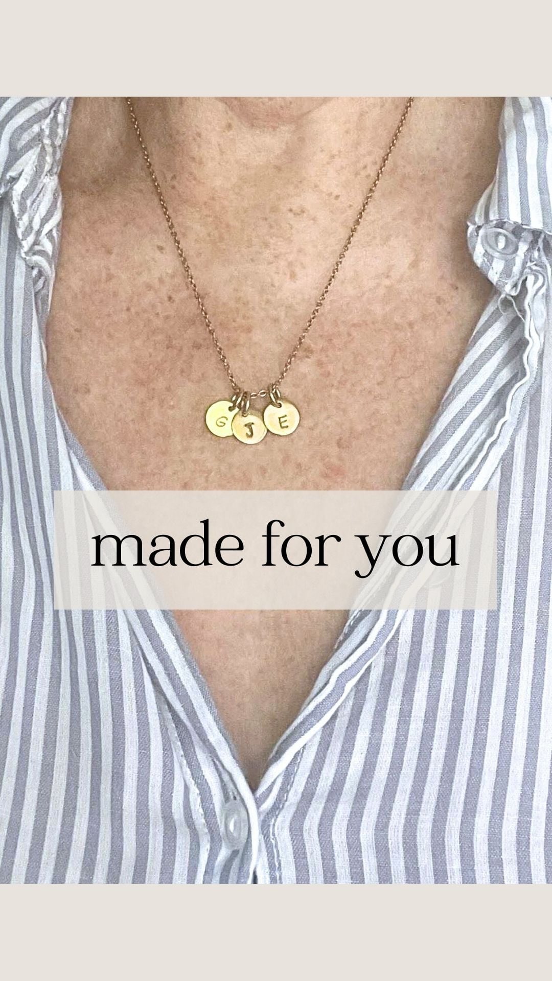 The beautiful thing about personalised jewellery is it is made for you 🫶
The first pic is all the grandbabies of our customer.... she wanted them ALL on a bracelet ❤️ #priceless
.
.
.
#eumundimarkets #personalisedjewellery