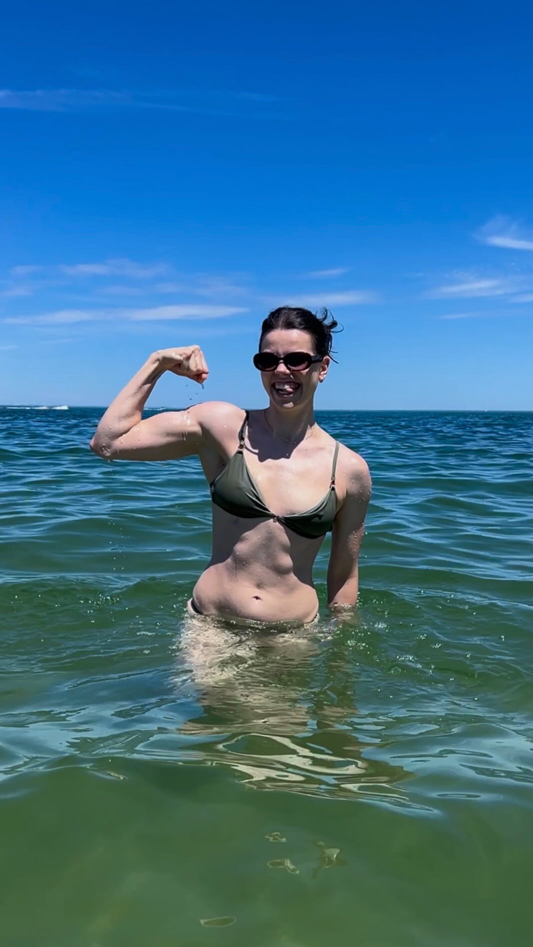 My face at the end 🦖💪🏼😜🤍
These are the only vibes we’re accepting this summer!
#gymmotıvatıon #bodyacceptance #bodyneutrality #stronggirlsclub #gymgirls