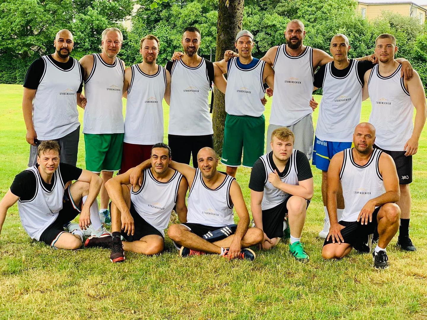 Wenn ihr uns schon vermisst, findet ihr uns an diesem Wochenende natürlich auf dem BG Freiluftturnier. 🏀 Go Stubenschick! 💪😊 #stubenschick #basketball #bgturnier #stubenschickninetyone #hagen #breckerfeld #eilpe
