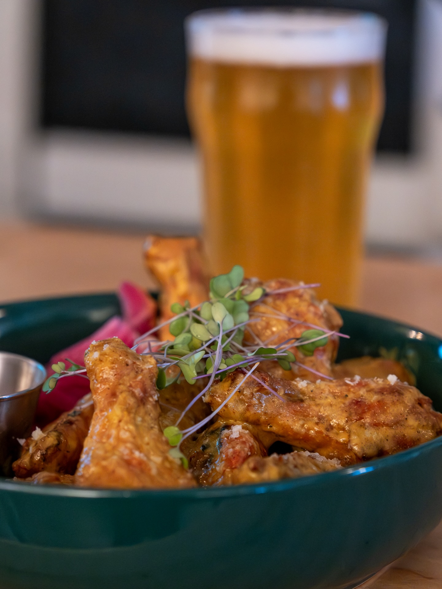 📣 Cancel whatever else you had planned tonight…
Tuesdays are now WING NIGHT! 🍻🍗
A pint & a pound for $22 every Tuesday. Grab your friends and gather at the Commons!
We’ll see you tonight — open 11:30-8PM 🐓