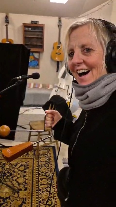 The serious work of adding a 'brrrrrrrr' at just the right moment. Only a dedicated, skilled musician can properly give it the groove and gravitas it deserves, which is why Tony isn't doing it. It's all in the wrist action, apparently. 🧡🧡🧡🧡