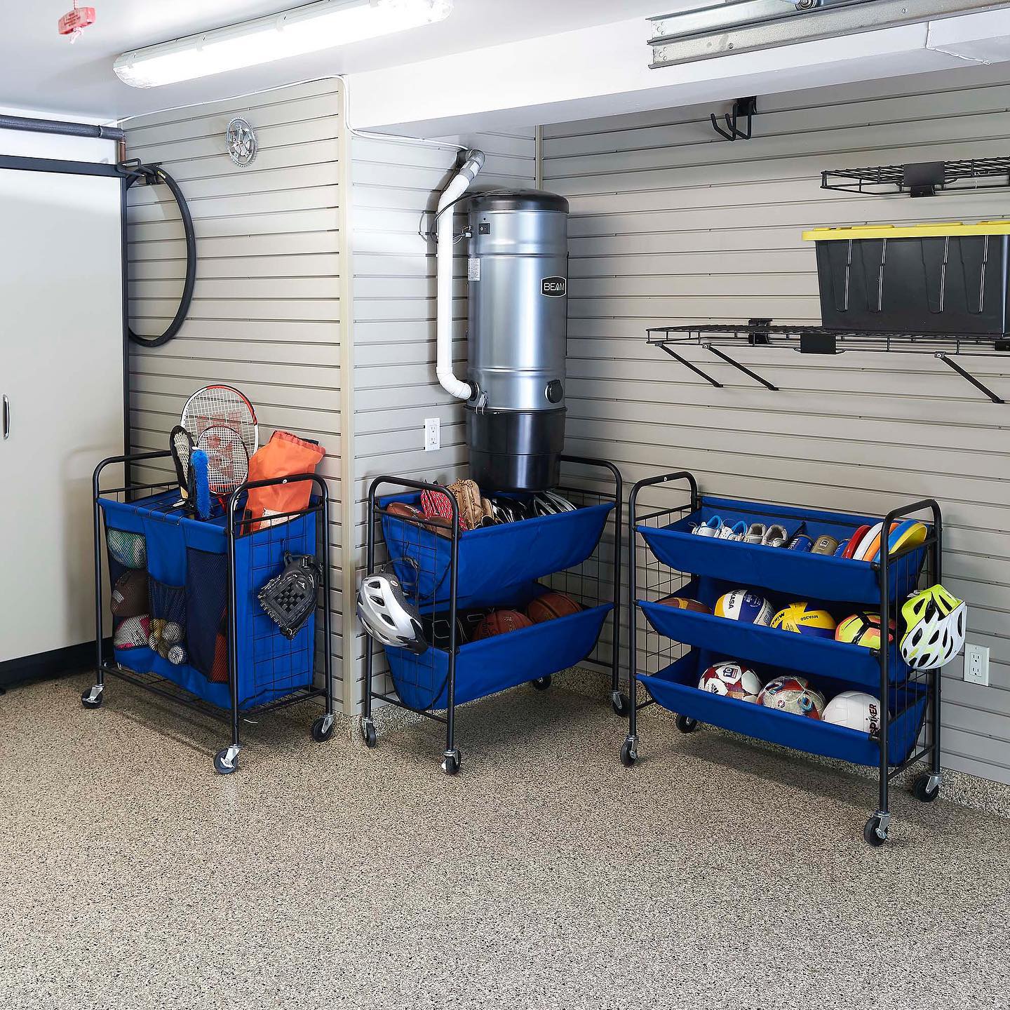 This garage organizer trio can conform to any storage area 👏🏻 💙 And they’re all on sale now! Get your neat garage going this summer!