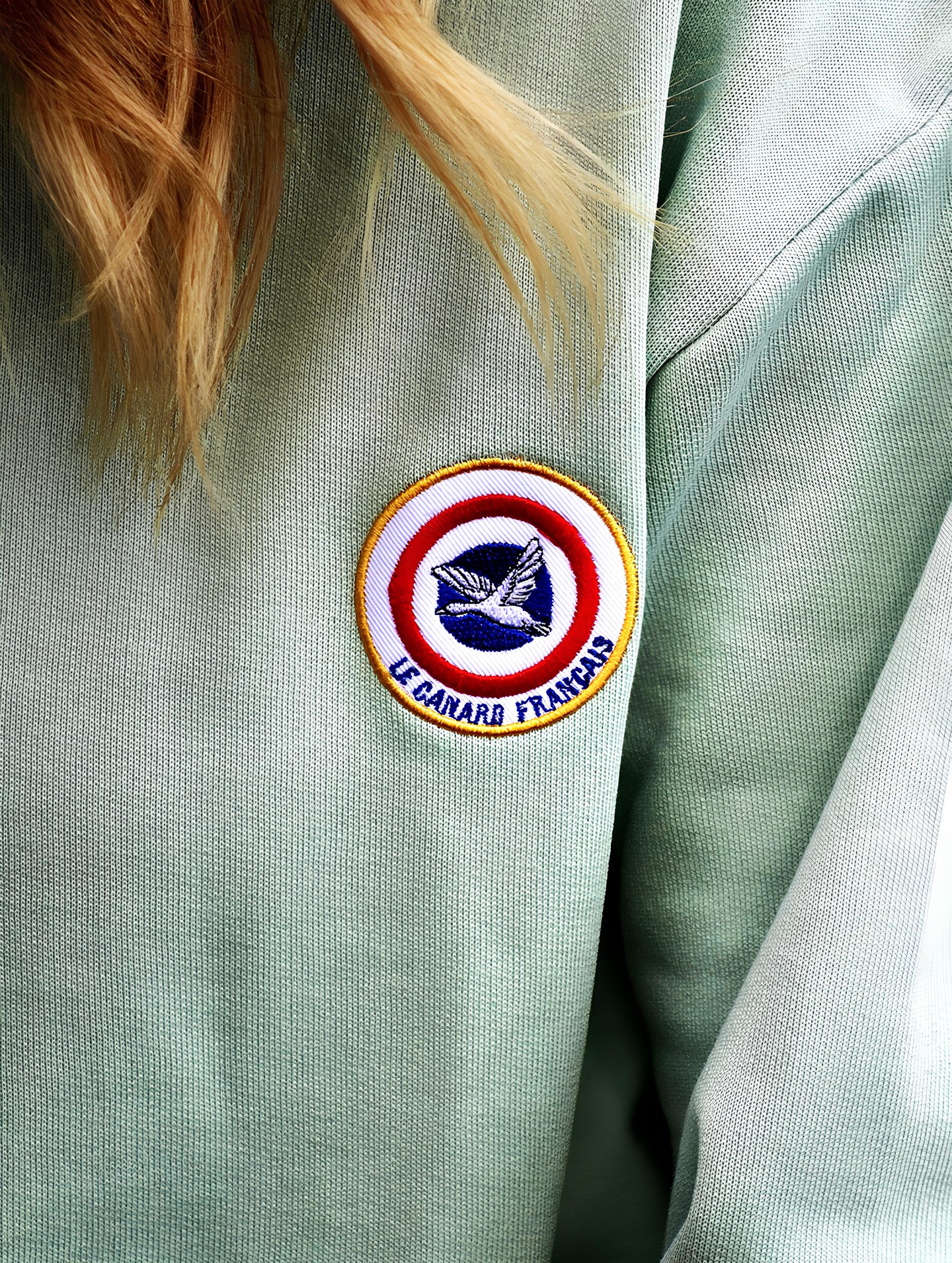 Le détail qui fait la différence.
Brodé pour durer. Pensé pour être porté.
#LeCanardFrançais #ModeResponsable #Broderie #SavoirFaire #VêtementDurable