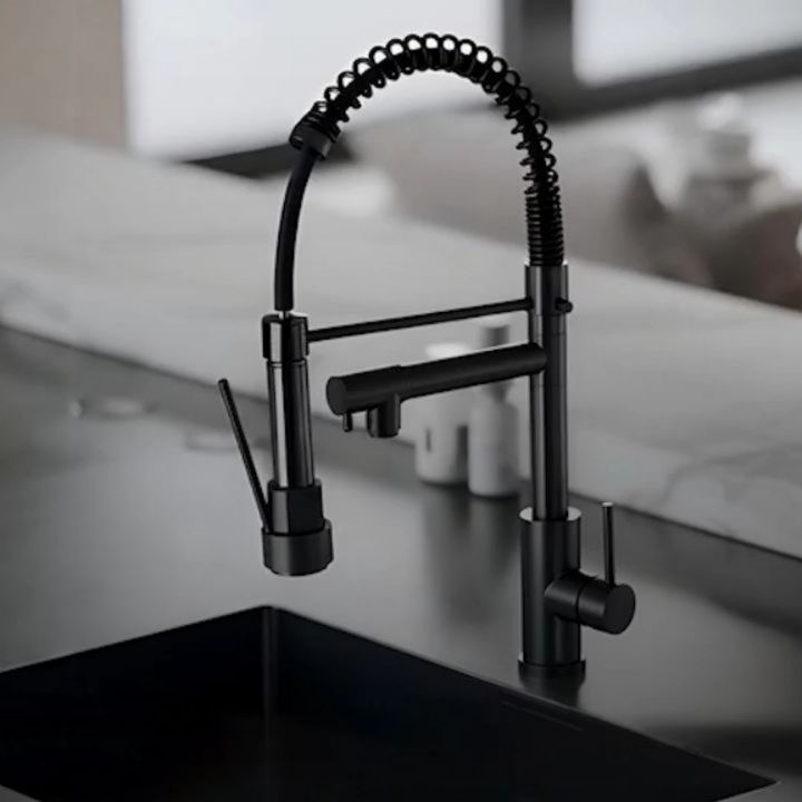 A Duo Gourmet Black Misturador Monocomando da Sigma Metais, é simplesmente um show de funcionalidades com estética clean! 💎
Seu design elegante e sofisticado em preto fosco, é perfeito para equipar e valorizar cozinhas modernas.
Uma torneira verdadeiramente multifuncional.
O Misturado Duo Black foi projetado para facilitar o dia a dia, e garantir maior conforto otimizando o espaço.
São 3 funções em uma única torneira:
• Água quente
• Água natural
• Água purificada
Em uma única alavanca você controla tanto a vazão da água quanto a temperatura (quente e frio).
Sua saída para filtro possui um duto interno independente, opcional para adição de um purificador ou água natural.
A Duo Black é duplo jato.
Com jato aerado e spray, facilmente selecionando através acionamento na ducha extensível.
Confeccionada em metal com acabamento premium Sigma prime, que garante alta resistência aos processos de corrosão e oxidação comuns em locais com excesso de água e umidade, além de preservar a beleza e tom da peça por muito mais tempo.
A Duo Gourmet Black Misturador Monocomando possui bica móvel e mangueira flexível, que aumenta a área de atuação e é perfeita para instalação em pias de duas cubas.
É indicada para bancadas, pias, varandas, lavatórios e espaços gourmet.
Tudo isso com qualidade com a garantia Sigma Metais.🛡️
A Duo Black vai roubar a cena em sua cozinha ou área gourmet, porque é espetáculo!
A Sigma Metais possuí uma linha completa de Torneiras para Lavatórios em acabamento cromado com qualidade 100% nacional e garantia. 💎
Confira todos os modelos em nosso site, acesse agora:
www.sigmametais.com.br
#SigmaMetais #duoblacksigmametais #torneiragourmet