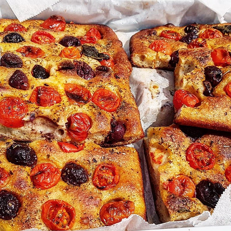 What makes the best focaccia? 😍
I can give you the recipe, write down all the steps, telling you about double fermentation and how much potatoes I use in the dough, but I believe the best way to learn is to watch a baker doing it 🥔
Only available at #FranzWorkshops
Link in bio