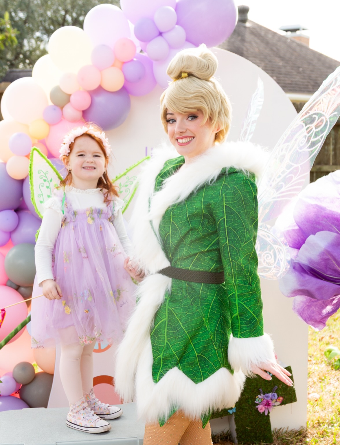 The fairies are bringing the frost to Houston this weekend! 🌬️❄️ How cute is Tink’s fur coat?! 💚✨
.
.
.
#fairestofallparties #fairyparty #tinkerbellparty #houstonprincessparty #houstoncharacters #houstonpartyrentals #houstonpartyplanner #kingwoodmoms #houstonmoms #houstonmomblogger #westuniversitymoms #katymomsnetwork