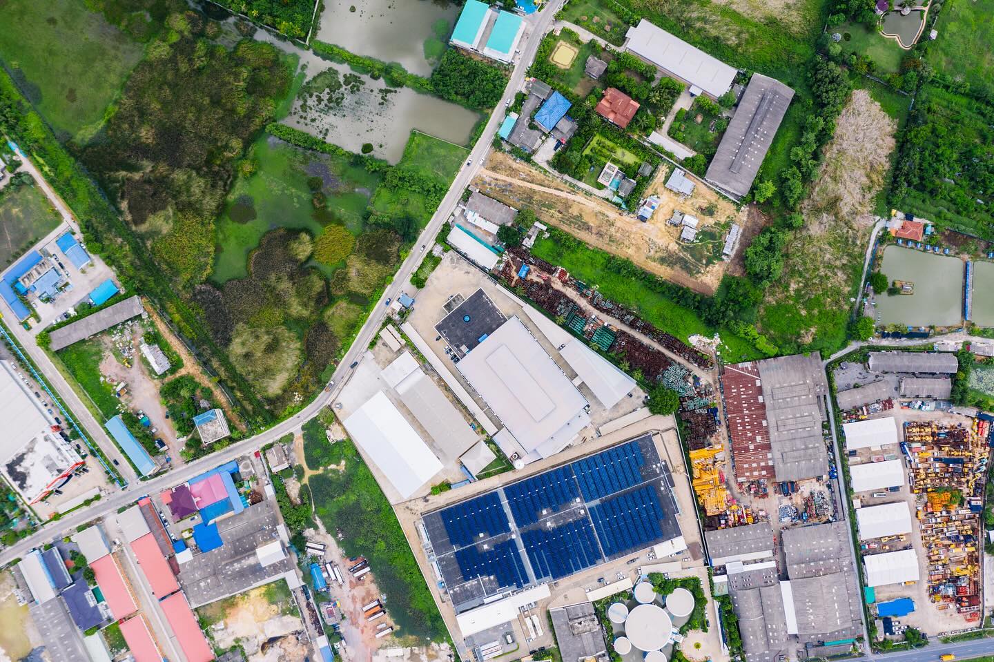 Hello lovelies! Here’s a little peek of our factory! Located conveniently just 45 minutes from the Bankok city center. Clients are welcome to come in and discuss their project or build a collection with one of our dedicated teams. Learn how to make your jewelry sustainable, and cost-effective, or be inspired by the endless possibilities from our open-line.
Factory visits are by appointment only. Please email hello@evershinyjewelry.com to schedule a visit.
