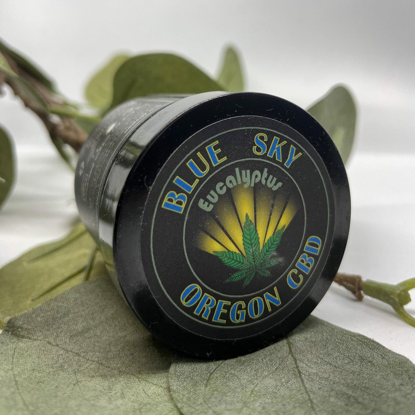 This will come as no surprise to everybody who has been visiting us at our West Moreland Farmers market booth, but for all those who haven’t, let us introduce you to our new High Strength Eucalyptus 🌱 Rub! People are loving the benefits (and smell) of the eucalyptus, which is paired with the slightest hint of menthol for an immediate cooling sensation. 750mg of full spectrum CBD in every jar, available now on our website!