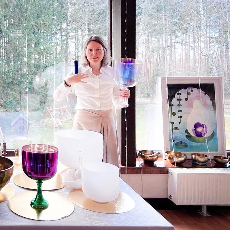 Vision No.4 in Plateliai at the singing bowls event with Aistė! 🎶🪽
The link in my bio has all the links if you want to purchase 'Vision No.4'!
__________
Vizija Nr.4 Plateliuose su Aiste dainuojančių dubenėlių renginyje 🎶🪽
Sekite nuorodą ant mano sienos, jeigu norite įsigyti 'Viziją Nr.4'!
#singingbowls
#artwork
#rebirth
#artistoninstagram
#illustratorsoninstagram
#artgifts
#abstractart
#symbolism
#painting
#visionspainting
#theosophyart
#rudolfsteinerschool
#divinepainting
#mysticalpainting
#gicleeprint
#limitededition