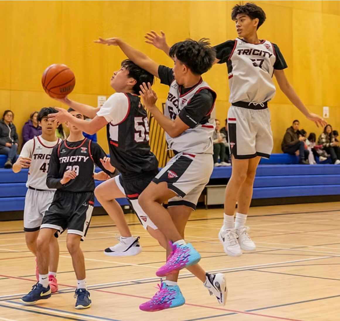 Get Ready to Hit the Court!
Tri-City Youth Basketball Association is thrilled to announce our brand-new
Saturday Open Gym Program at Banting Middle School — created by popular
demand!
Starting January 24, we’re opening the doors for five exciting Saturdays of
hoops including Feb 7, 14, 21, and 28. Whether you’re a high school player looking to sharpen your game or an adult ready to get some runs in, we’ve
got you covered.
Program Schedule:
• Grades 9–12: 1:15 PM – 3:15 PM
• Adults: 3:15 PM – 5:15 PM
Drop-In Rates:
• $6 per session (students)
• $8 per session (adults)
Save with Pre‑Registration!
Lock in all five sessions at a reduced rate — just $25 for students and $35
for adults! Spots are limited, so don’t wait!
Reserve your spot today at tcyba.org and join the Tri-City basketball
community for some fast-paced fun, great competition, and good vibes every
Saturday!
Register now at TCYBA.ORG
