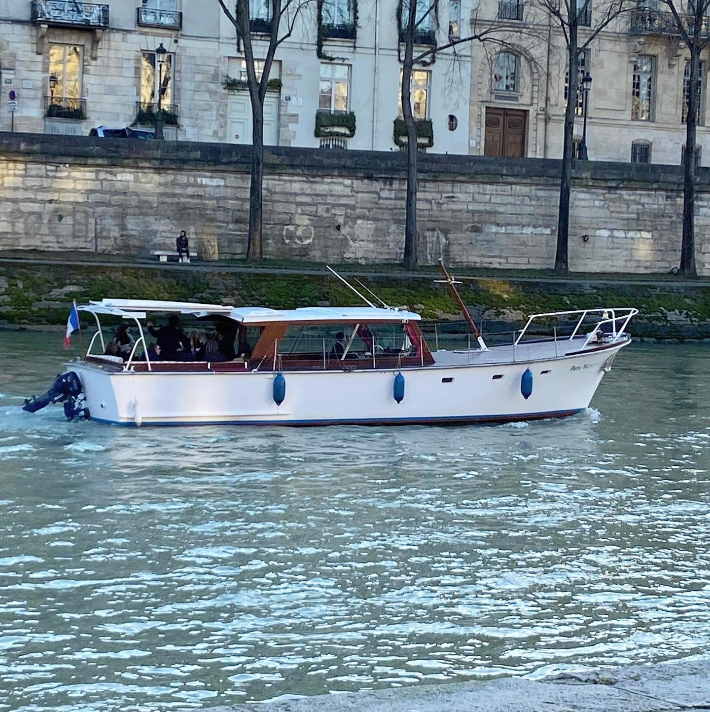 Croisière anniversaire privée sous le soleil de février. Champagne, huîtres, Saint-Jacques… What else? ✨
#ParisYacht1 #PrivateCruise #Paris #Boat #StValentin #Yacht #YachtLifeStyle
📸 @callmefloww