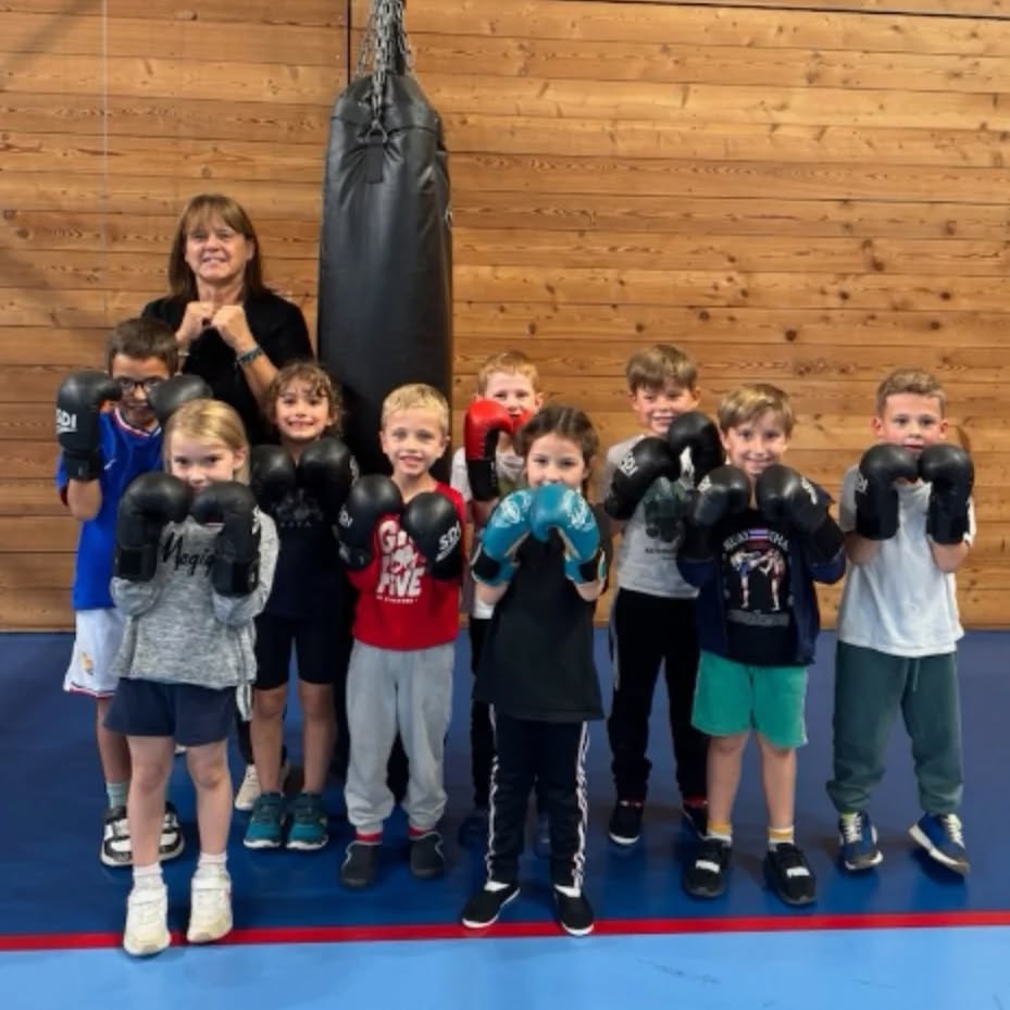 2ème séance depuis la reprise avec les enfants. N'hésitez pas à appeler pour un essai gratuit, il reste encore quelques places chez les enfants ainsi que pour les cours adultes. Renseignements au 0661037734 🥊