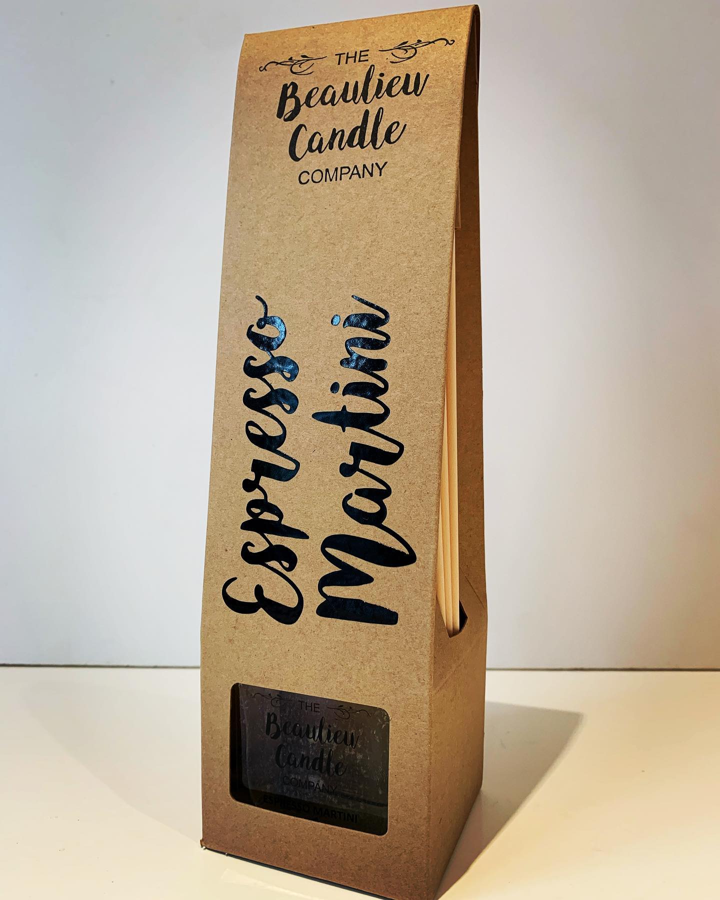 Espresso Martini πΈπ
1 of 12 fragrances available in the new range of reed diffusers. Find them on the website now π
(Link in bio)