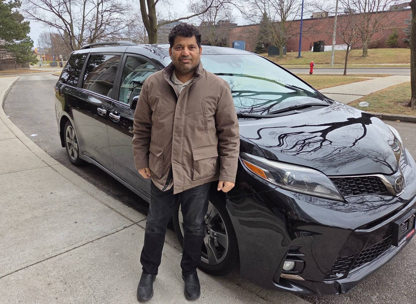 Proud to have assisted another customer in moving on to their next chapter with a fair, top-market offer on their 2019 Toyota Sienna Se Premium. We handle the heavy lifting so you can focus on the road ahead. Thinking of selling? Let's get you an appraisal today. ✍️🏎️
#happycustomer#instantcash #Mississaugadealership #UniversalMotorsgta #gtacardeals