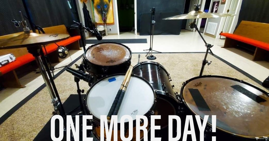โผ๏ธONE MORE DAYโผ๏ธ
There is one more day left to get entered into our drawing.. for free! We also decided to spice things up a bit and add to the giveaway! โฌ๏ธ
1st place : One full song Tracked, Mixed, and Mastered in Studio
2nd place: One full song Mixed and Mastered in studio
3rd place: One full Studio Tracking day (8 hours)
We will being doing our drawing live tomorrow at 10pm CST on our Facebook! Enter for free at the link in our description!