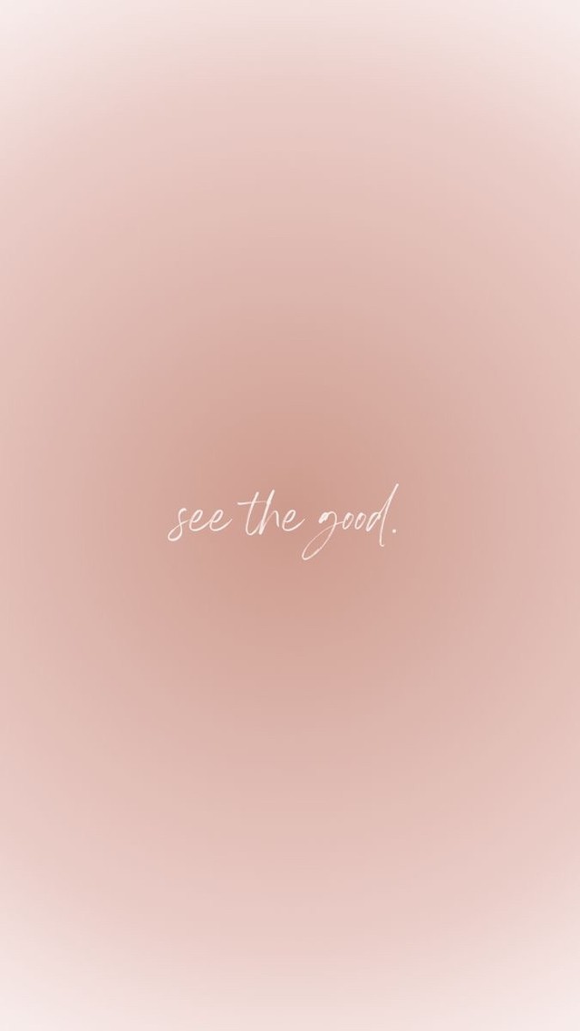 Hey SunBabes!
Friendly reminder to take a break from your busy days and remember all of the little things that are good in our lives!
Whether that good thing is the sun shining, a yummy coffee, or a flawless spray tan (😉), we are always surrounded by so many good things! And this is your reminder to focus on the good things in life🌞