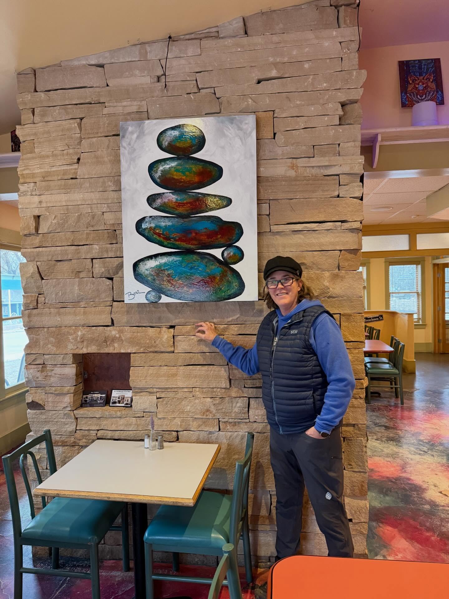 I love this place, so I thought I would bring them a painting. If you’re ever in Crestone CO come get some great food @our_food_is_art.
.
.
.
#crestone #cairn #greatfood #greatart