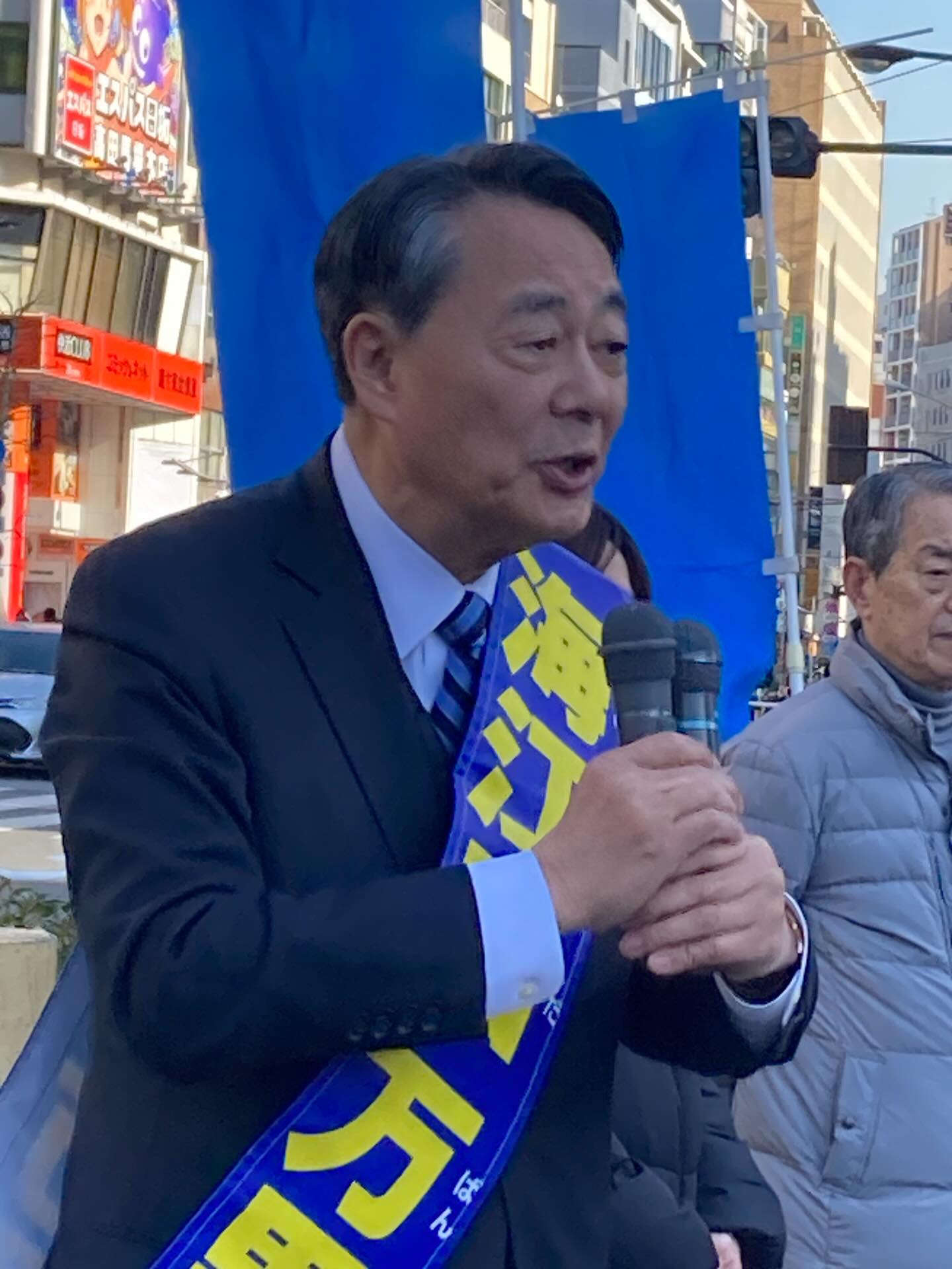 #海江田万里 候補、今日からの衆院選本番で最初の街宣。
#中道改革連合 の候補者として、#古城まさお 前都議も応援。斉藤千秋 #連合東京
会長、柳澤協ニ 元内閣官房副長官補も駆けつけ、注目の #東京1区 です。
終了後は取材に囲まれていました。
私は司会を担当しました。