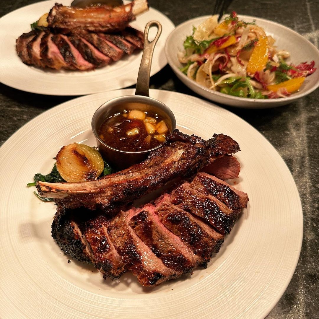 A beautifully char-grilled 400g Pure Southern Rib Eye steak by @kelvinli_gourmet 💯
#steakdinner #ribeyesteak🥩 #melbournefood #melbournechef #foodstylist #bbq #beeflovers #eatingout #melbournefood #australianbeef