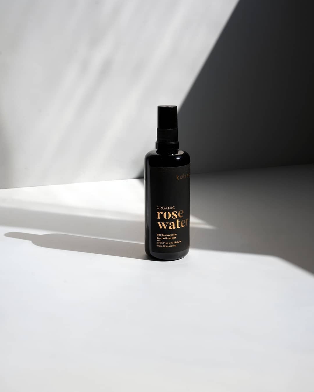 We distil our rose water the way our ancestors used to. The technology we chose has been known for ages and the rose oil is extracted without the use of any chemicals 🌱. Our product contains only floral water. We collect the rose petals when they are still fresh and we distill them right away so we preserve their qualities and reduce the risk of contamination. Our Rose water contains no parabens, sulfates, preservatives and it hasn’t been tested on animals ❤️❤️❤️.
.
.
#mykatreg #rose #rosewater
#naturalskincare#supportsmallbusinesses
#veganbeauty #toxinfreebeauty#greenlife
#veganskincare#crueltyfree#skincare
#happyskin#katregorganics #organicbeauty #organicingredients #biocosmetics #skincareproducts#katreg
