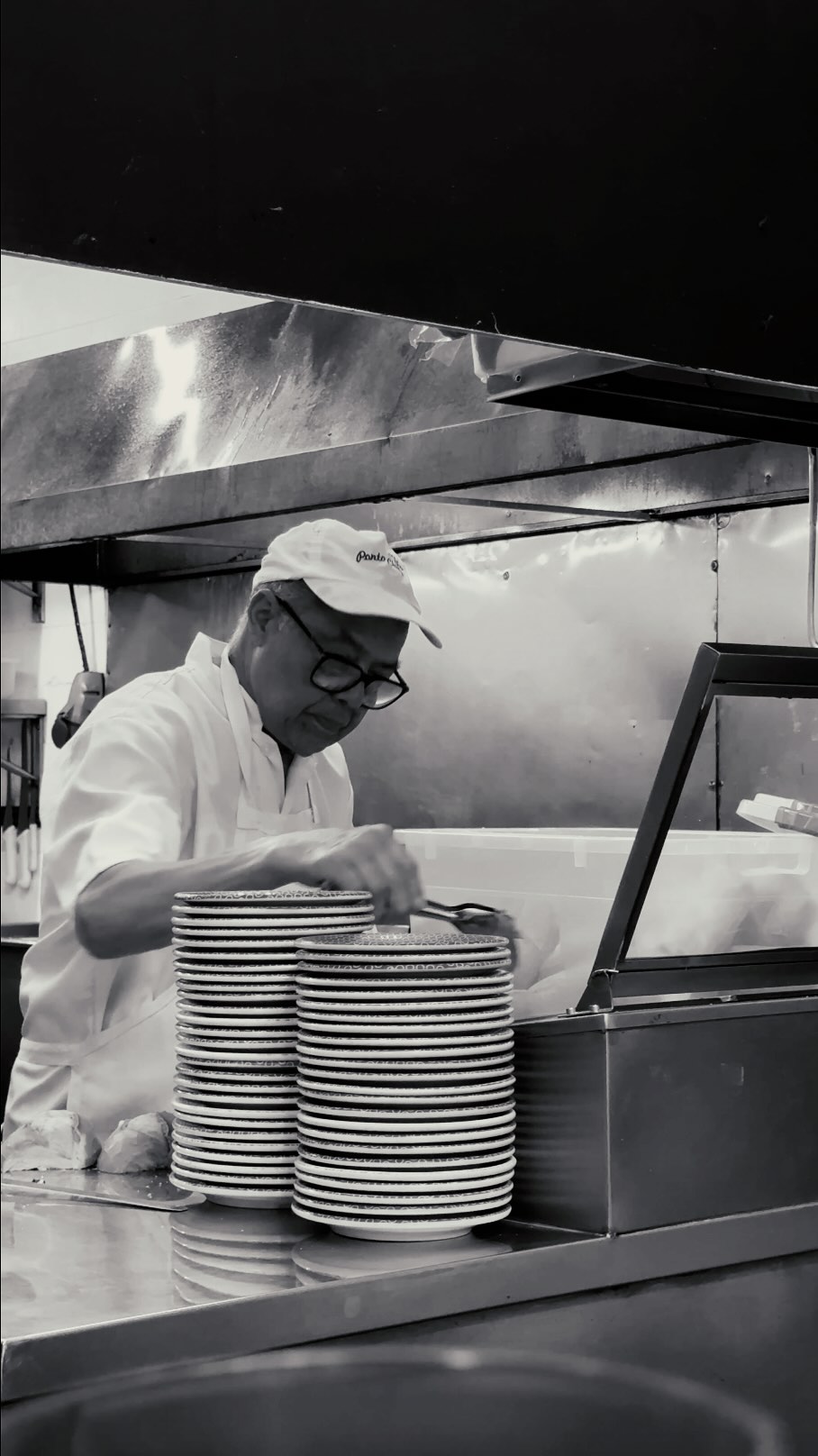 Hoje, quem dá os parabéns são eles:
clássicos que nasceram na cidade
e seguem vivos até hoje.
São Paulo é feita de encontros, sabores
e histórias que atravessam gerações.
Onde o Bauru virou história.
São Paulo • 472 anos
🥪🍮🍔
#SãoPaulo472 #HistóriaComSabor #TradiçãoPaulistana #TradiçãoSP #GastronomiaSP